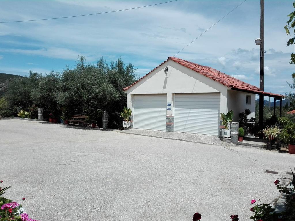 Toulatos Pantelis Pouláta Exterior foto